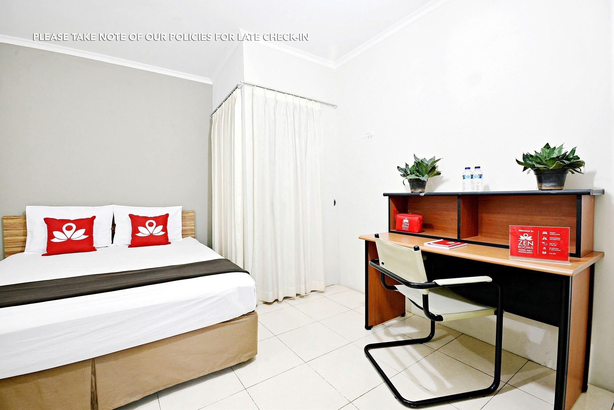 Zen Rooms Mampang Prapatan 자카르타 외부 사진